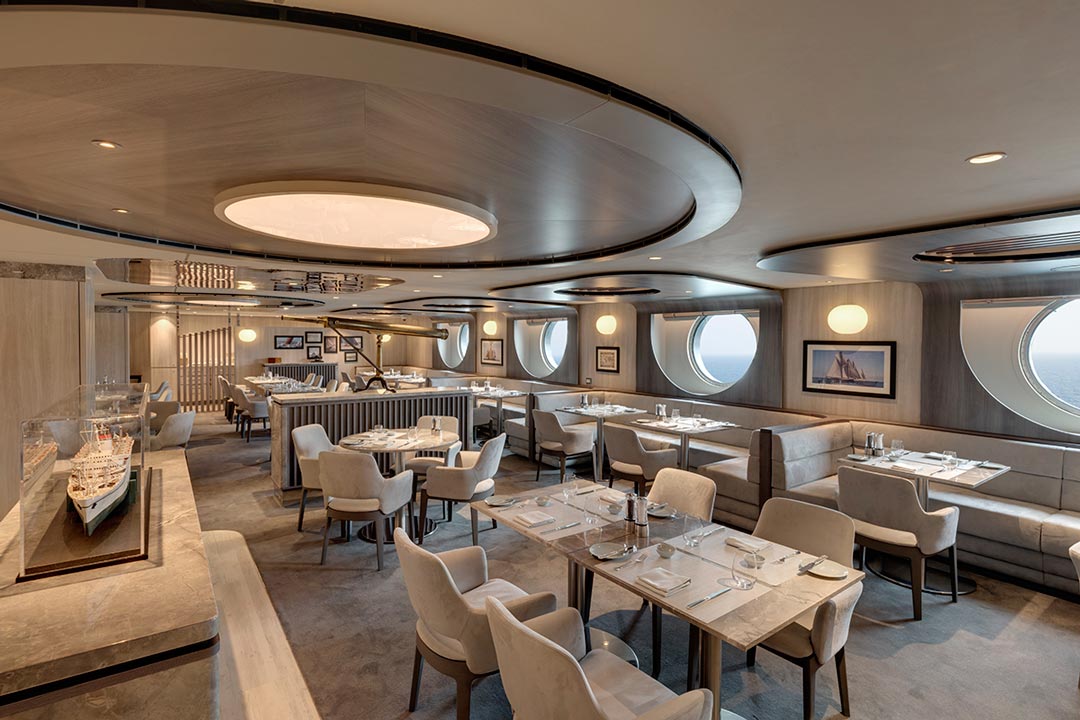 Med Yacht Club Restaurant