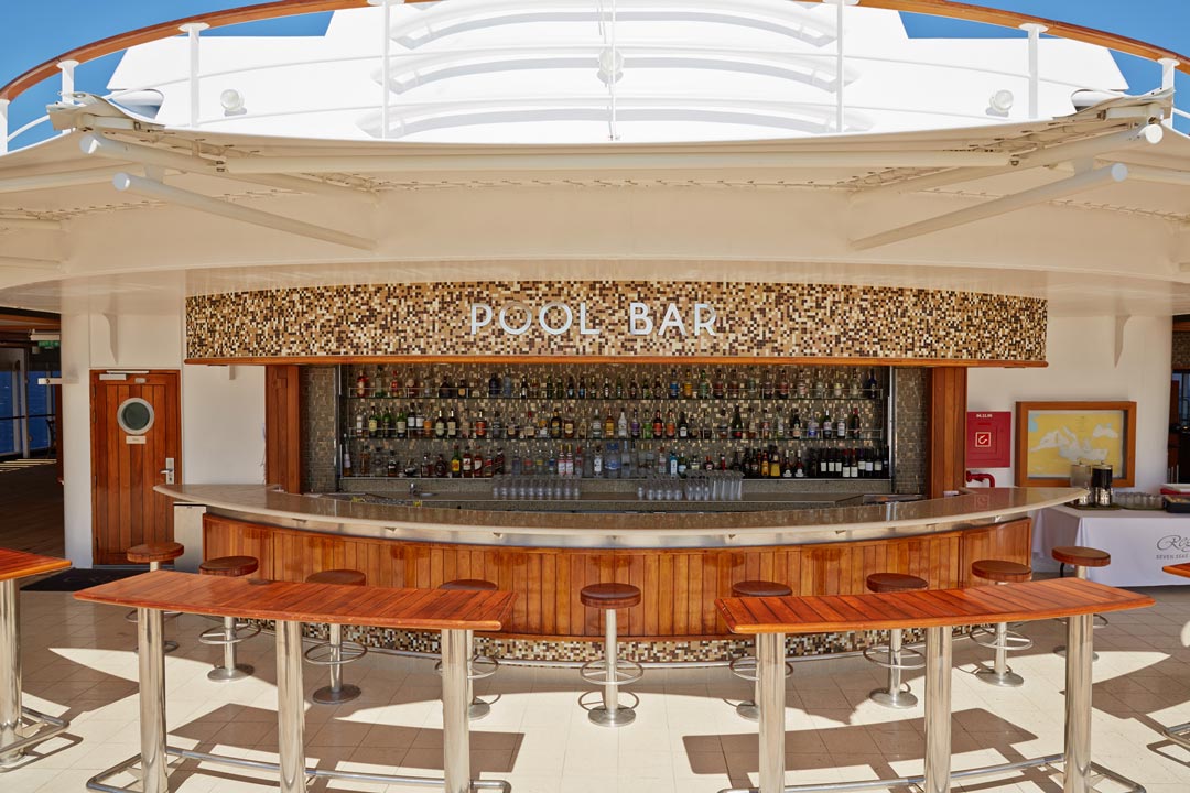 Pool Bar